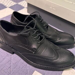 PERRY ELLIS Modern Essentials Waterproof Wingtip Oxfords